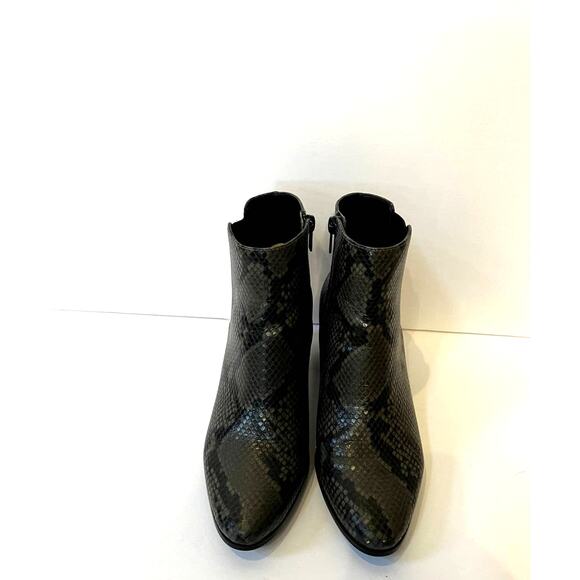Calvin Klein Fiona Black/ Grey Snake Embossed block heel Bootie, sz 9 - Picture 1 of 6